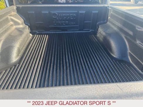 Certified 2023 Jeep Gladiator Sport image 16