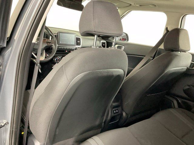 Used 2026 Hyundai Venue SEL FWD image 16