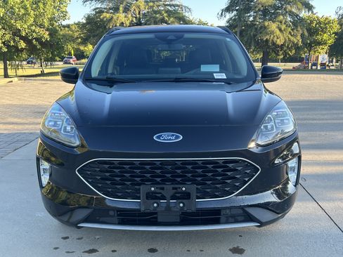 Used 2020 Ford Escape Titanium w/ Titanium Premium Package 2.0 AWD/4WD image 3