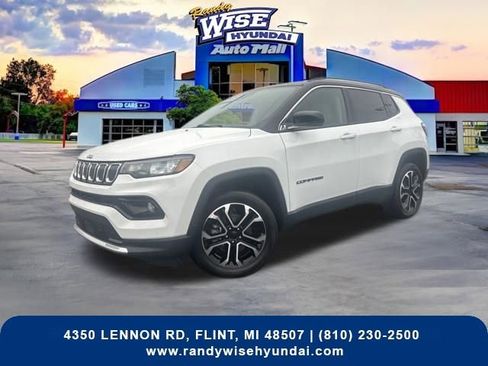 Used 2022 Jeep Compass Limited image 3