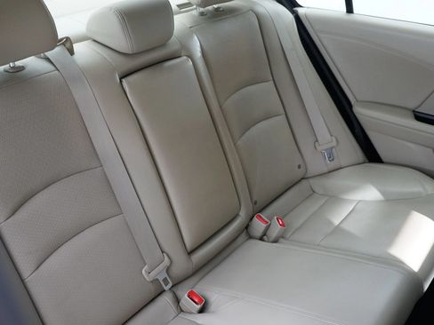 Used 2017 Honda Accord Touring image 28