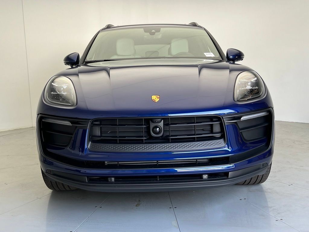 Used 2026 Porsche Macan AWD/4WD image 25