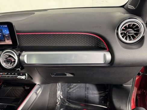 Certified 2025 Mercedes-Benz GLB 250 4MATIC image 10