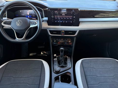 Used 2025 Volkswagen Taos SE AWD/4WD image 21