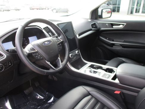 Used 2024 Ford Edge SEL w/ Convenience Package image 14