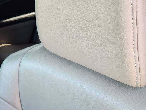 Used 2016 Honda Pilot Touring image 18