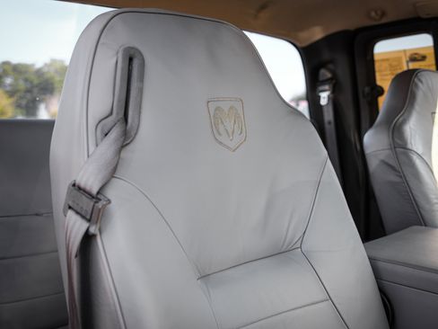 Used 1999 Dodge Ram 3500 Truck 4x4 Quad Cab image 31