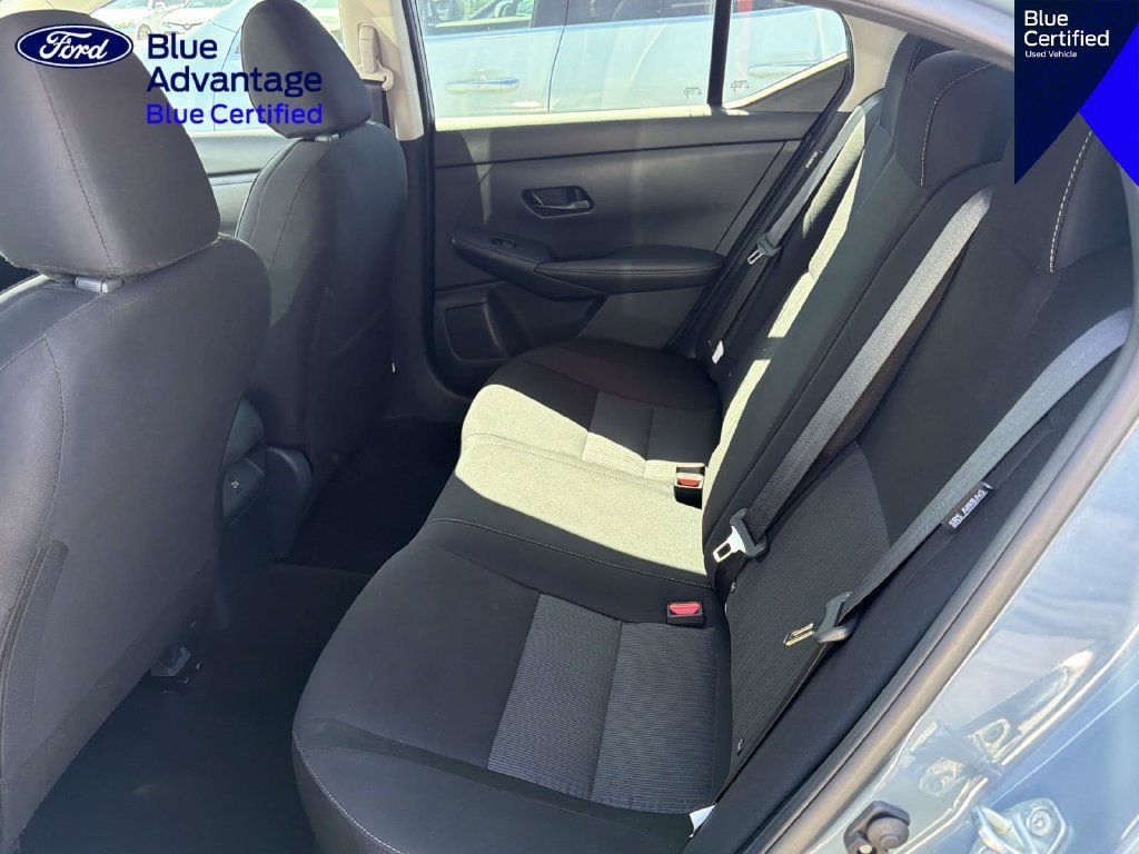 Used 2025 Nissan Sentra SV FWD image 17