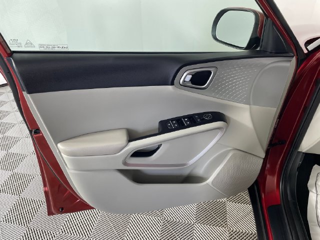 Certified 2023 Kia Soul LX FWD image 14