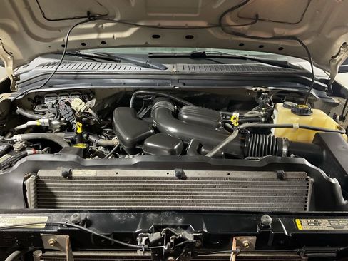 Used 2010 Ford F250 XL image 5