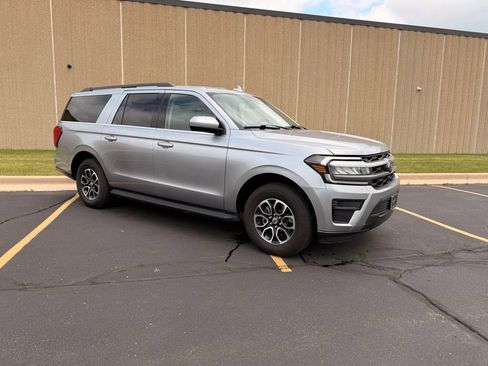 Used 2024 Ford Expedition Max XLT AWD/4WD image 12