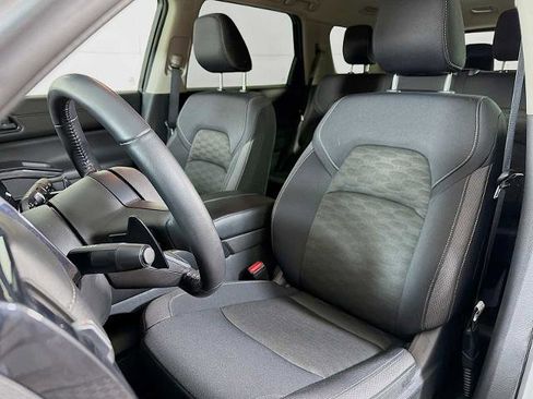 Certified 2024 Nissan Pathfinder SV image 17