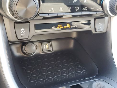 Certified 2025 Toyota RAV4 LE image 28