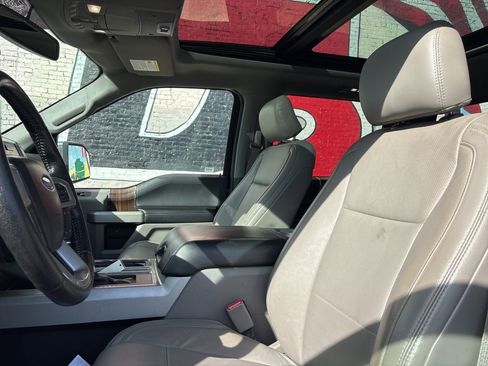 Used 2016 Ford F150 Lariat image 11