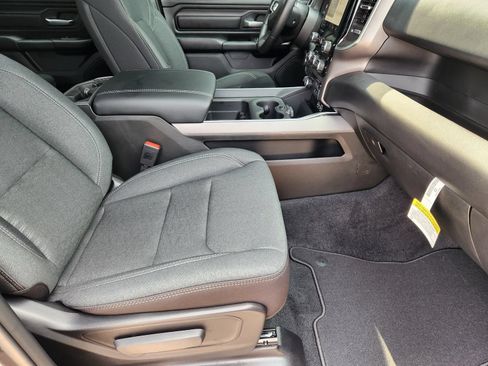 New 2026 RAM 1500 Express AWD/4WD image 12