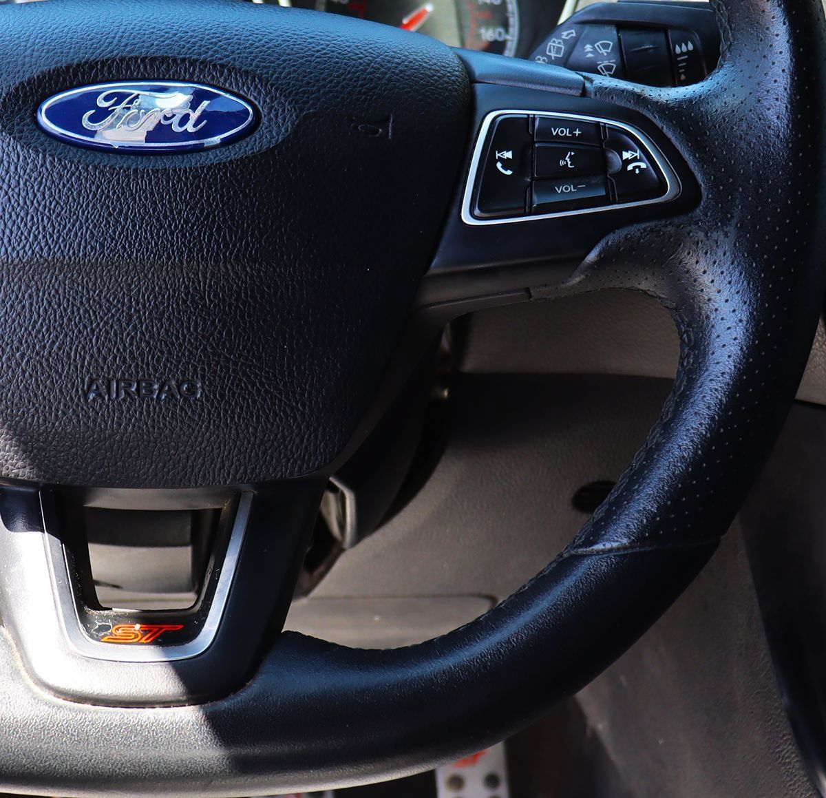 Used 2018 Ford Focus ST FWD image 53