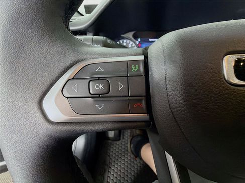 Used 2024 Jeep Compass Latitude w/ Sun and Sound Group AWD/4WD image 39
