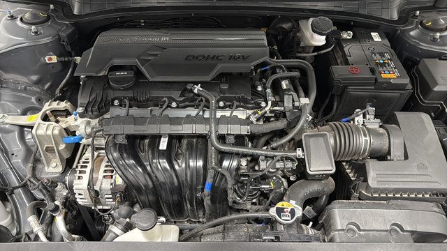 Used 2025 Hyundai Elantra Sport w/ Cargo Package FWD image 27