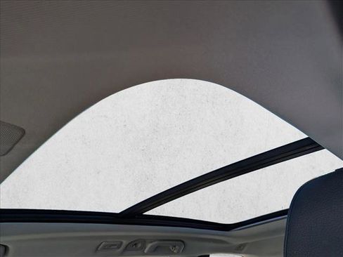 Used 2023 Volvo V60 B5 Cross Country Plus image 15