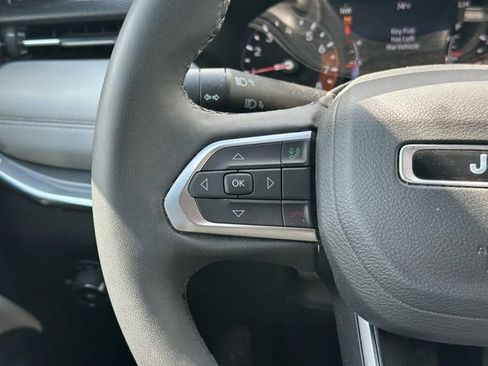 Used 2023 Jeep Compass Limited AWD/4WD image 13