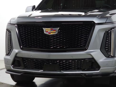 Used 2025 Cadillac Escalade V w/ LPO, Floor Liner Package AWD/4WD image 2