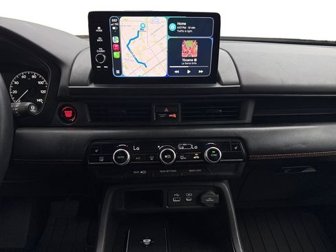 Used 2025 Honda Pilot TrailSport image 11