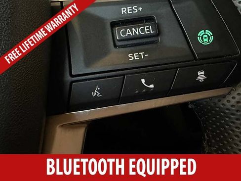Used 2024 Mitsubishi Outlander FWD image 12