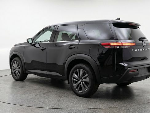 Used 2025 Nissan Pathfinder SV FWD image 6