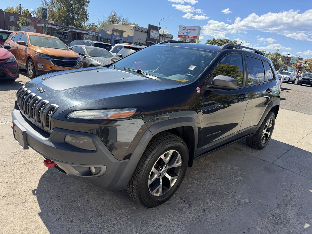 Used 2016 Jeep Cherokee Trailhawk w/ Cold Weather Group AWD/4WD image 1