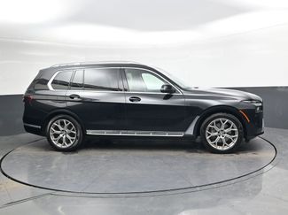 Used 2025 BMW X7 xDrive40i video 3