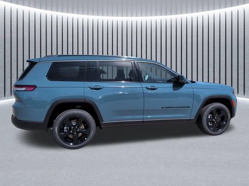 New 2026 Jeep Grand Cherokee L Limited w/ Limited Altitude Package AWD/4WD image 7