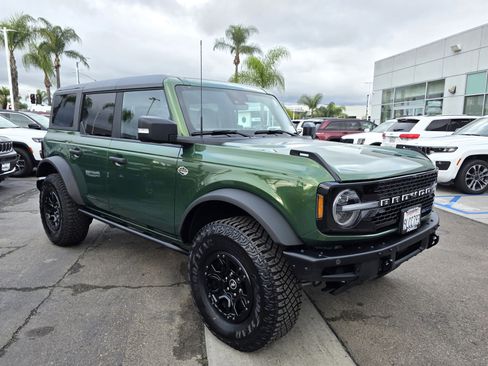 Used 2023 Ford Bronco Wildtrak image 6