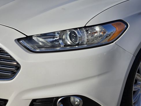 Used 2016 Ford Fusion SE w/ Equipment Group 502A image 6