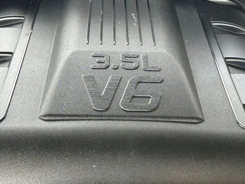 Used 2017 Ford Expedition XLT w/ Equipment Group 202A RWD image 3