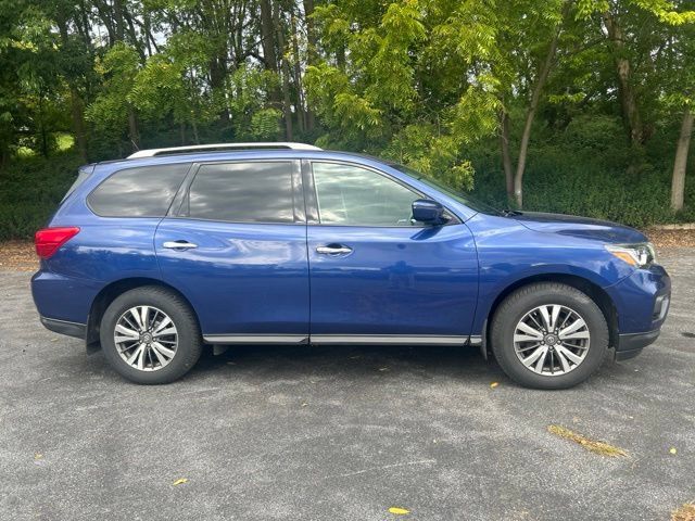 Used 2017 Nissan Pathfinder S AWD/4WD image 2