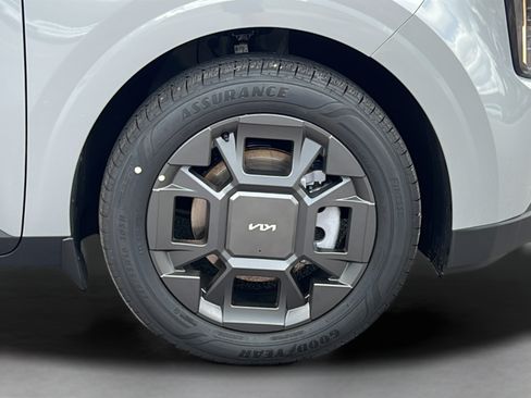 New 2026 Kia Carnival EX FWD image 25
