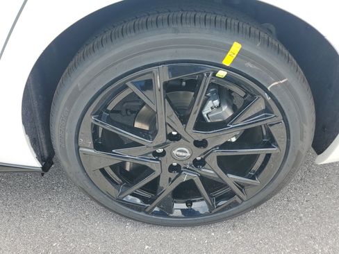 Used 2025 Nissan Sentra SR w/ Midnight Edition FWD image 23