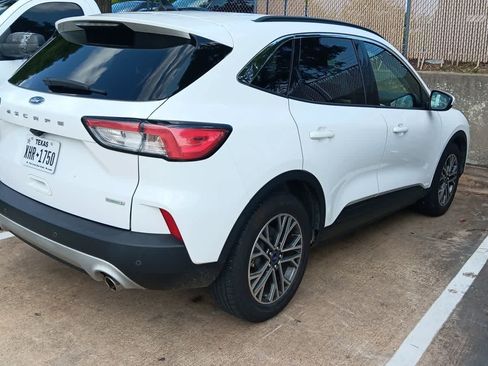 Used 2020 Ford Escape SEL FWD image 3
