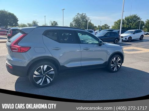 Certified 2025 Volvo XC40 B5 Plus AWD/4WD image 5
