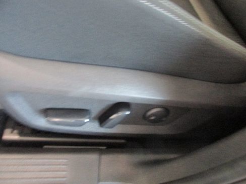 Used 2024 Nissan Rogue SV image 27