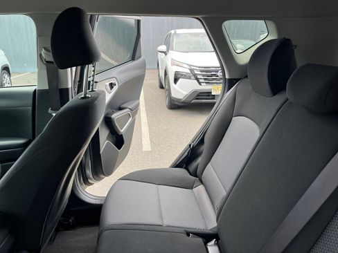Used 2025 Kia Soul LX w/ LX Technology Package FWD image 37
