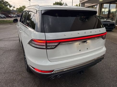 Certified 2024 Lincoln Aviator Reserve w/ Equipment Group 201A AWD/4WD image 8