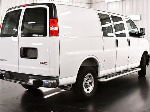 Used 2025 GMC Savana 2500 w/ Driver Convenience Package RWD image 7