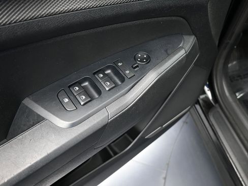 Used 2023 Kia Sportage LX image 13