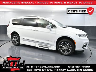 Used 2022 Chrysler Pacifica Pinnacle