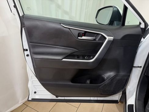 Certified 2025 Toyota RAV4 XLE AWD/4WD image 15