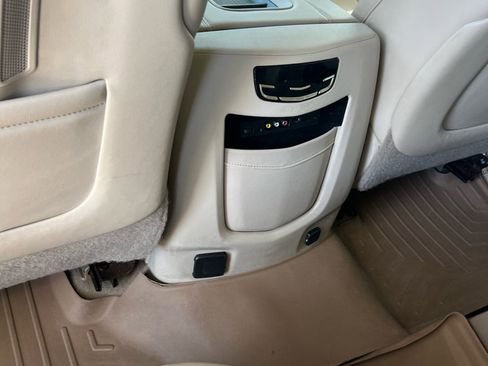 Used 2015 Cadillac Escalade ESV Premium image 7