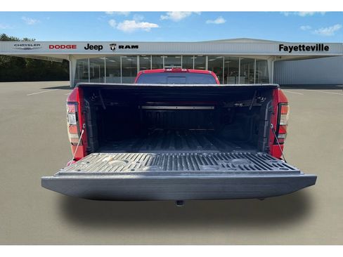 Used 2023 Nissan Frontier SV image 9