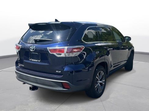 Used 2016 Toyota Highlander XLE FWD image 6