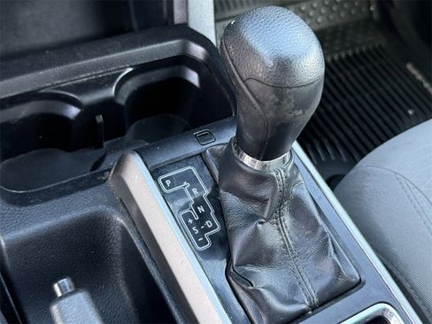 Used 2018 Toyota Tacoma SR5 image 12